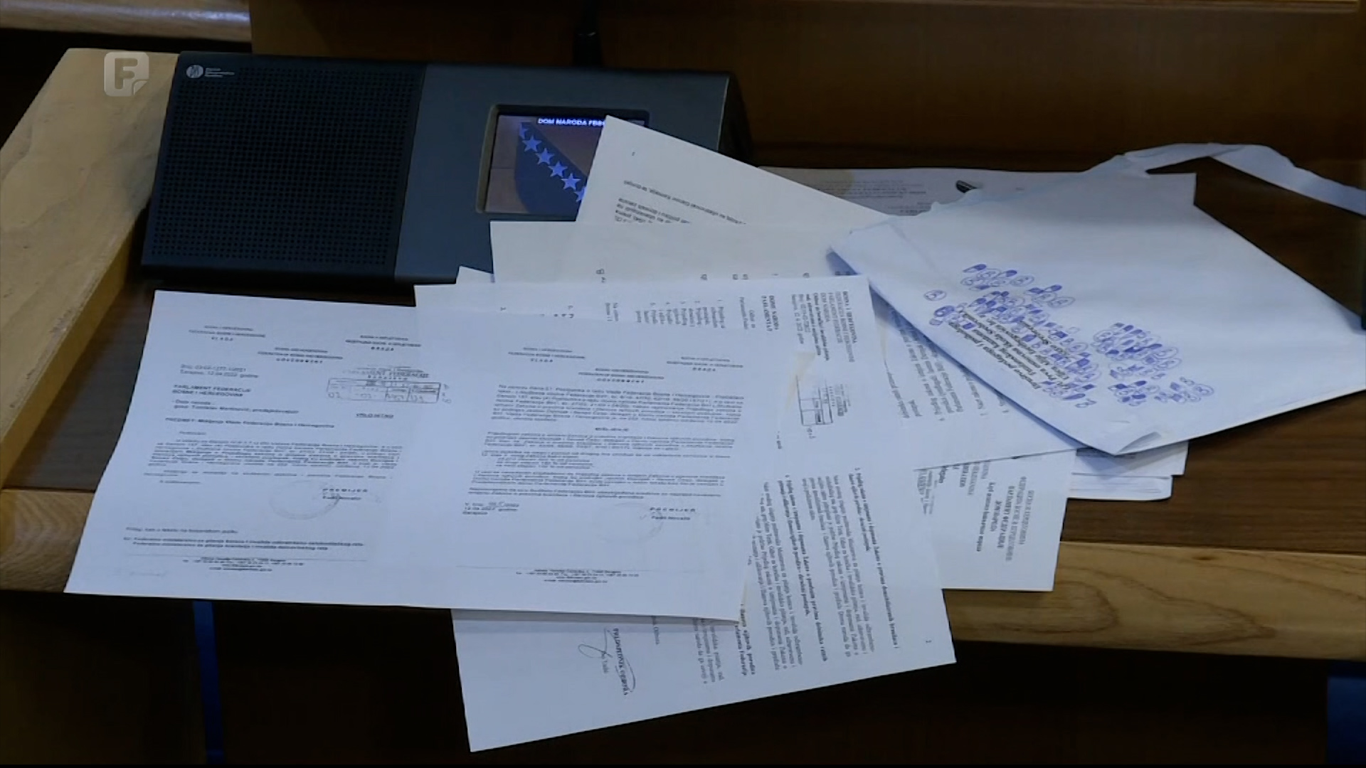 Zakon o nasilju u porodici i izmjene Krivičnog zakona još nisu pred parlamentarcima - zašto?